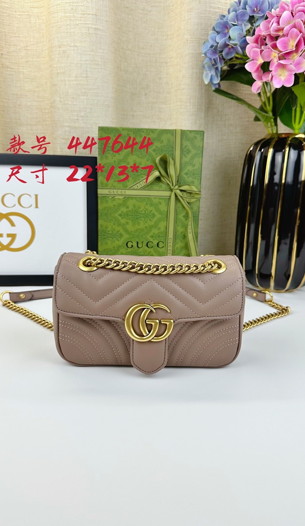 激安グッチバッグコピー正面デザイン